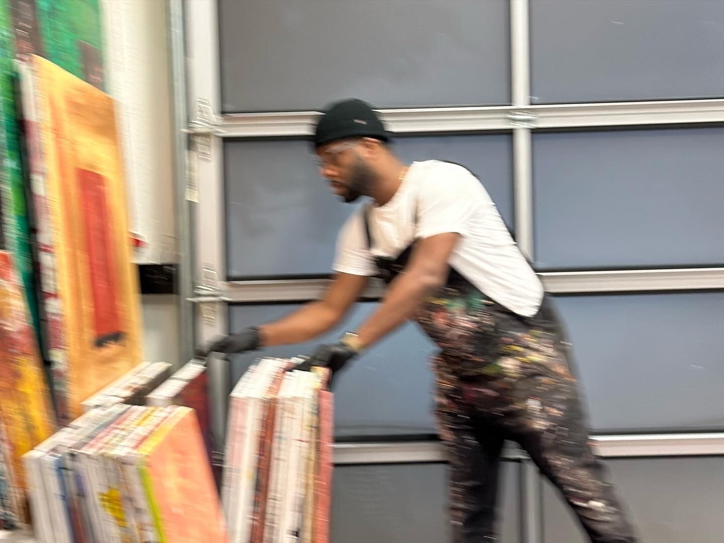 Moving canvases